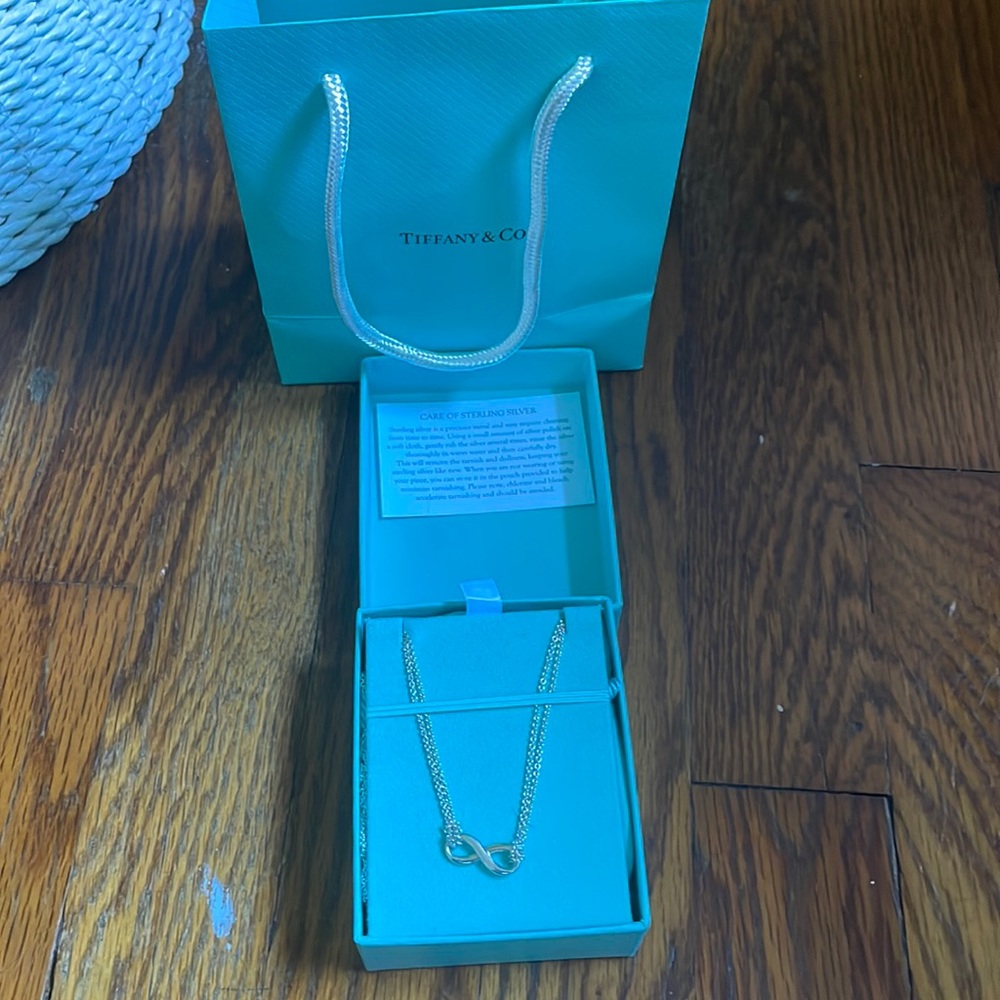 Tiffany & Co. Infinity pendant